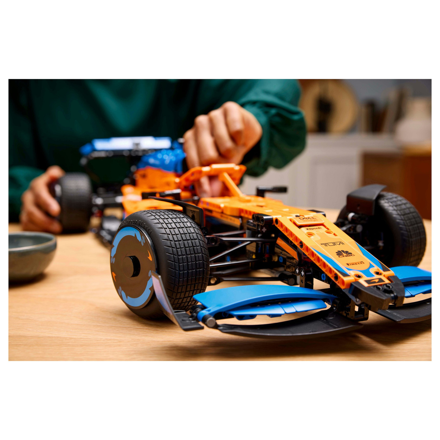 LEGO Technic McLaren Formel 1 Rennwagen 42141 — Buy in Cyprus with Fast Delivery