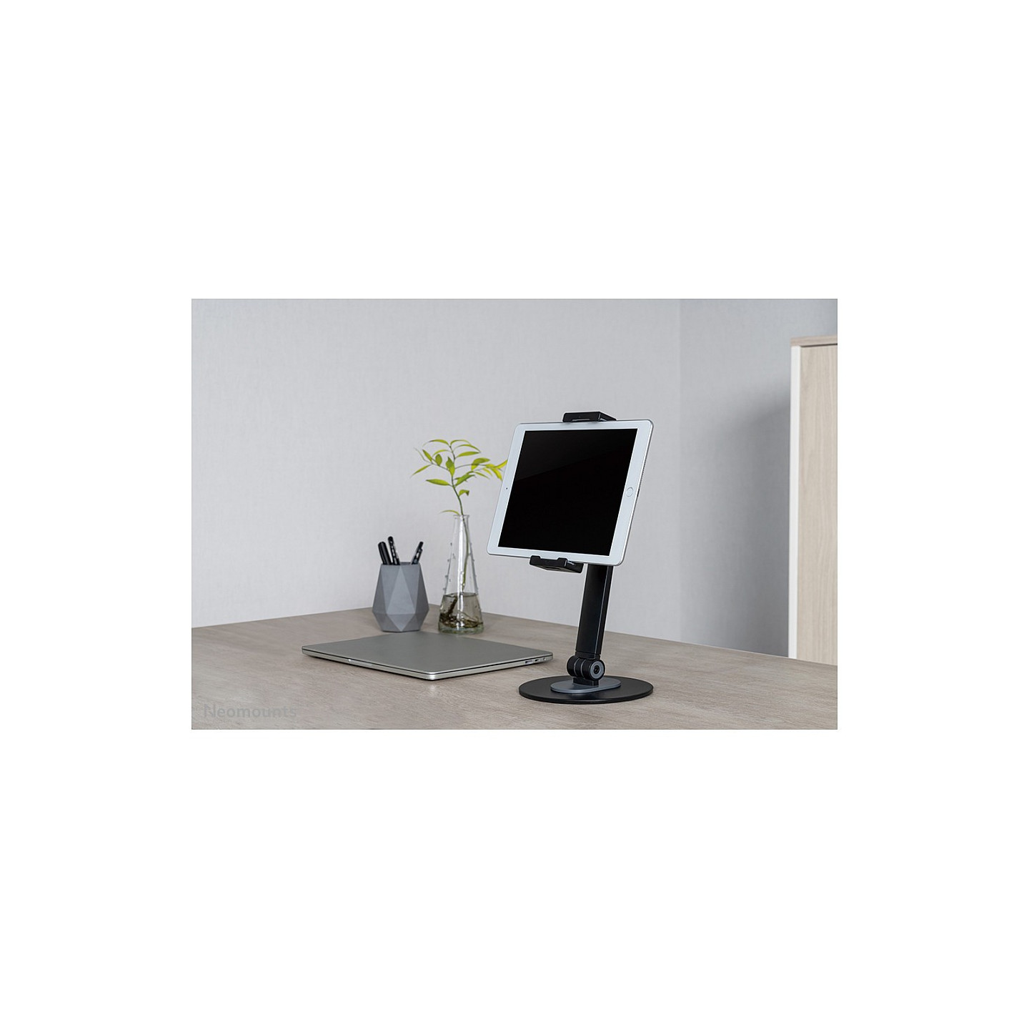 Universal Tablet-Ständer für 4.7-12.9' 1KG DS15-540BL1 Neomounts — Buy in Cyprus with Fast Delivery