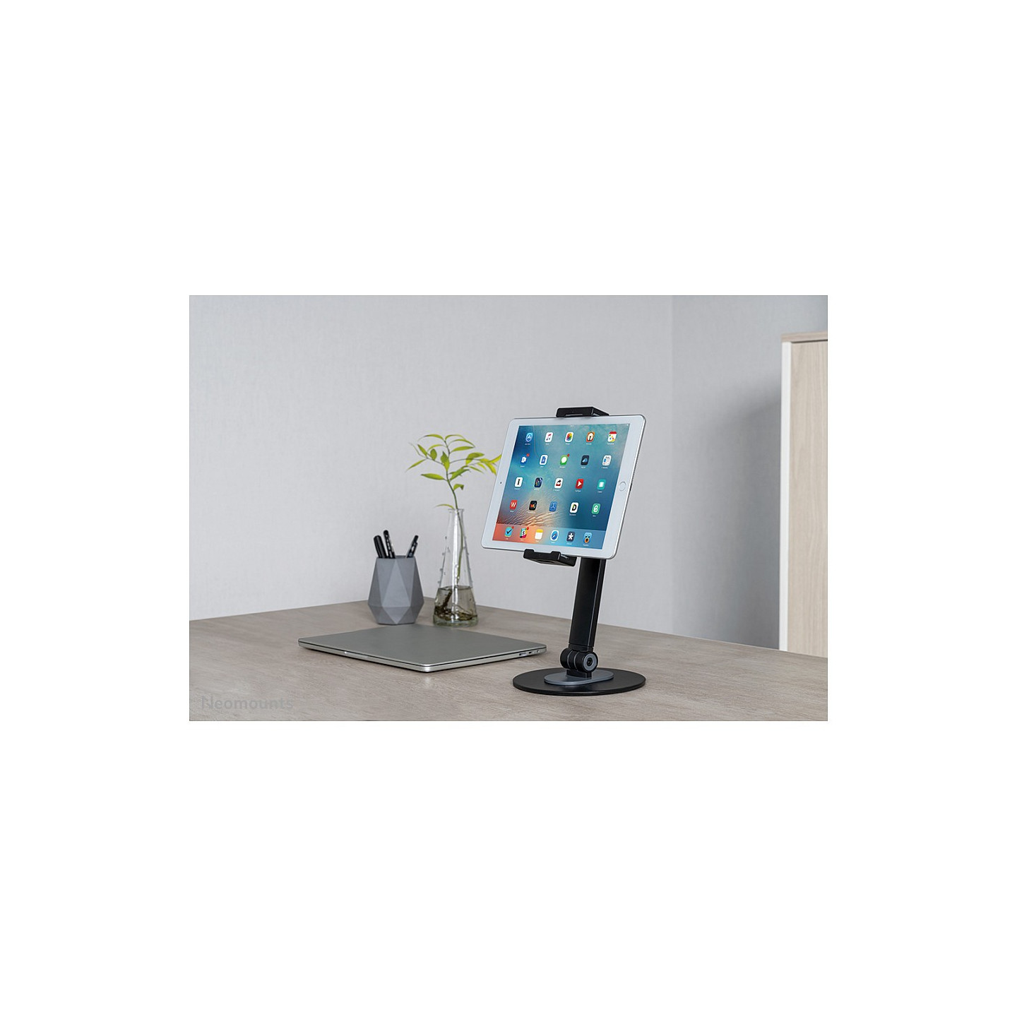 Universal Tablet-Ständer für 4.7-12.9' 1KG DS15-540BL1 Neomounts — Buy in Cyprus with Fast Delivery