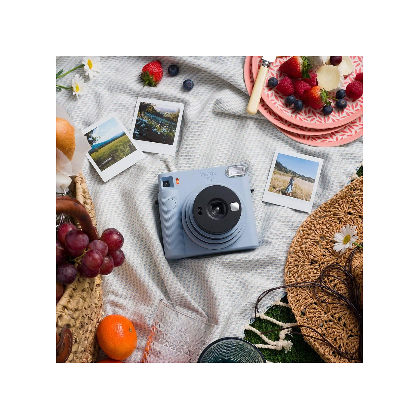1 Fujifilm Instax Square Film white frame NEU — Buy in Cyprus with Fast Delivery