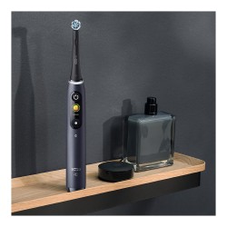 Oral-B iO Series 8 schwarz — Buy in Cyprus with Fast Delivery