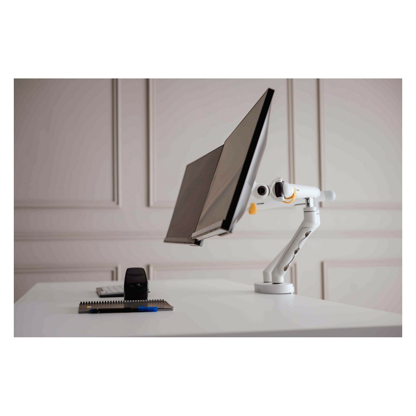 BakkerElkhuizen BE Flexible Dual Monitorarm White — Buy in Cyprus with Fast Delivery