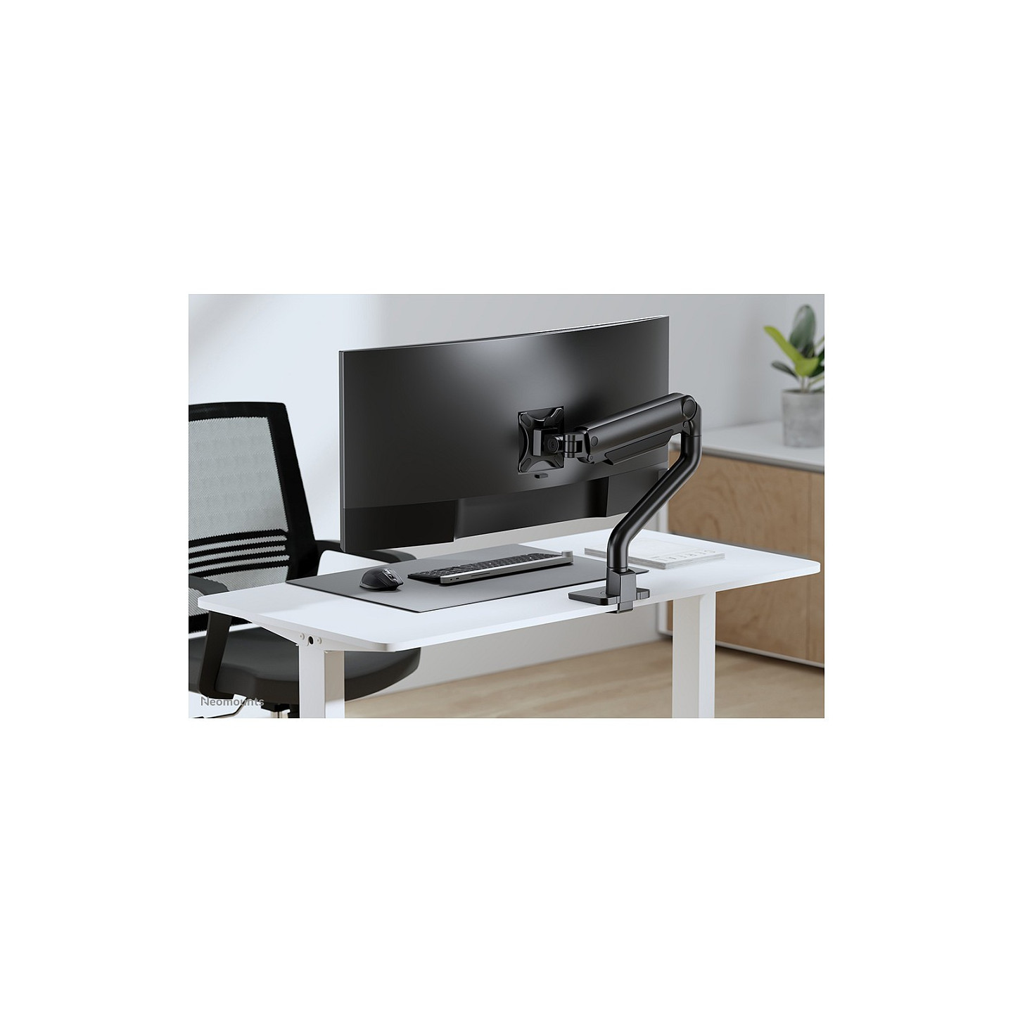 Neomounts DS70S-950BL1 vollbewegliche Tischhalterung für 17-49' Bildschirme - Schwarz — Buy in Cyprus with Fast Delivery