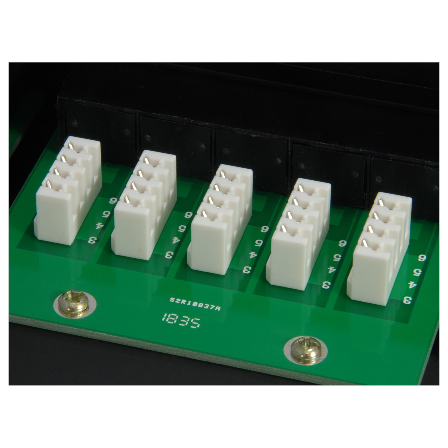 Equip Patchpanel 25x RJ45 Cat3 19' UTP 1HE ISDN schwarz — Buy in Cyprus with Fast Delivery