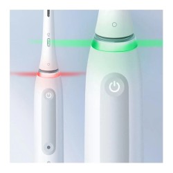 Oral-B iO Series 4 Quite White mit Reiseetui — Buy in Cyprus with Fast Delivery