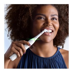 Oral-B iO Series 4 Quite White mit Reiseetui — Buy in Cyprus with Fast Delivery