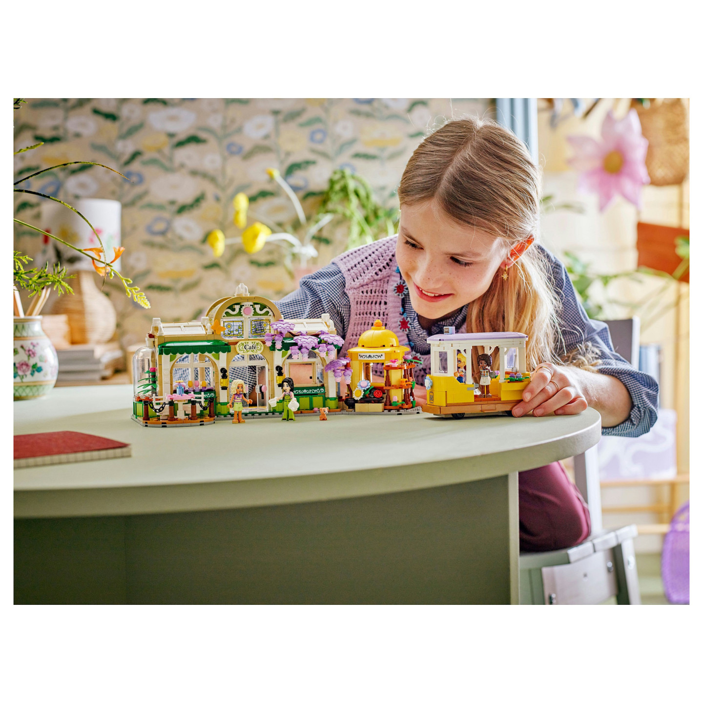 LEGO 42671 Friends Pflanzencaf und Blumenkiosk — Buy in Cyprus with Fast Delivery