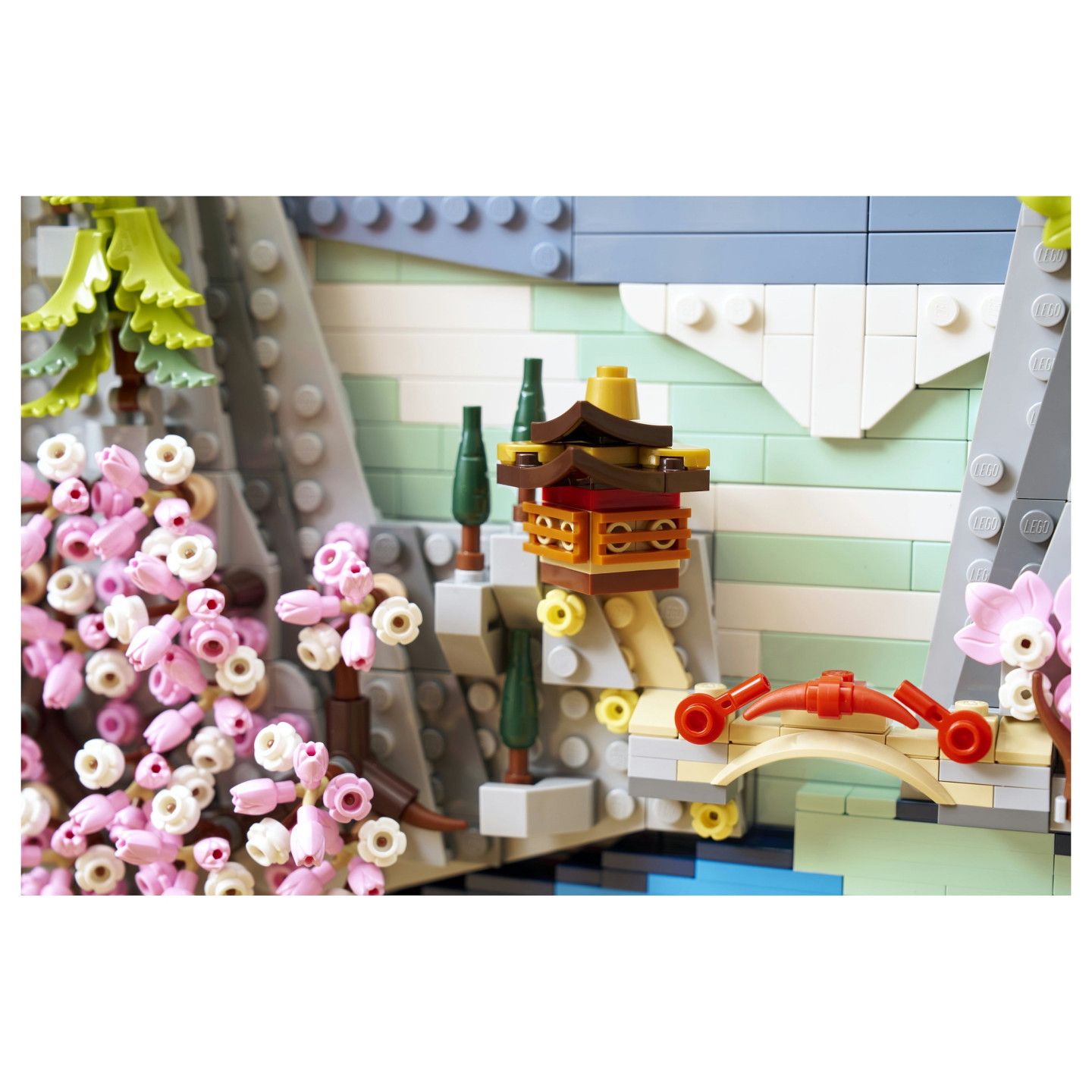 LEGO 31218 Art Japanische Kirschbltenlandschaft — Buy in Cyprus with Fast Delivery