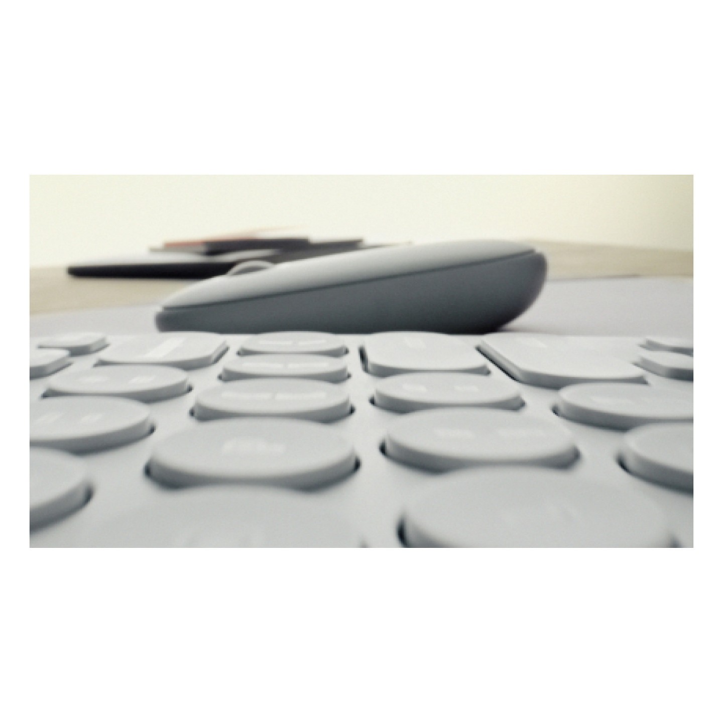Logitech PEBBLE KEYS 2 K380S TONAL WHITE — Buy in Cyprus with Fast Delivery