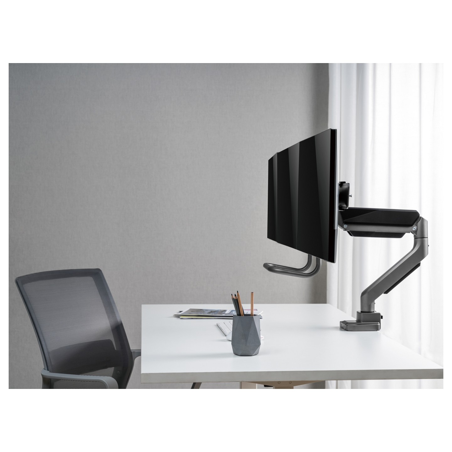Equip Tischhalterung 17'-27' 3TFT 360° Gasfeder 6Kg silber lite Retail — Buy in Cyprus with Fast Delivery