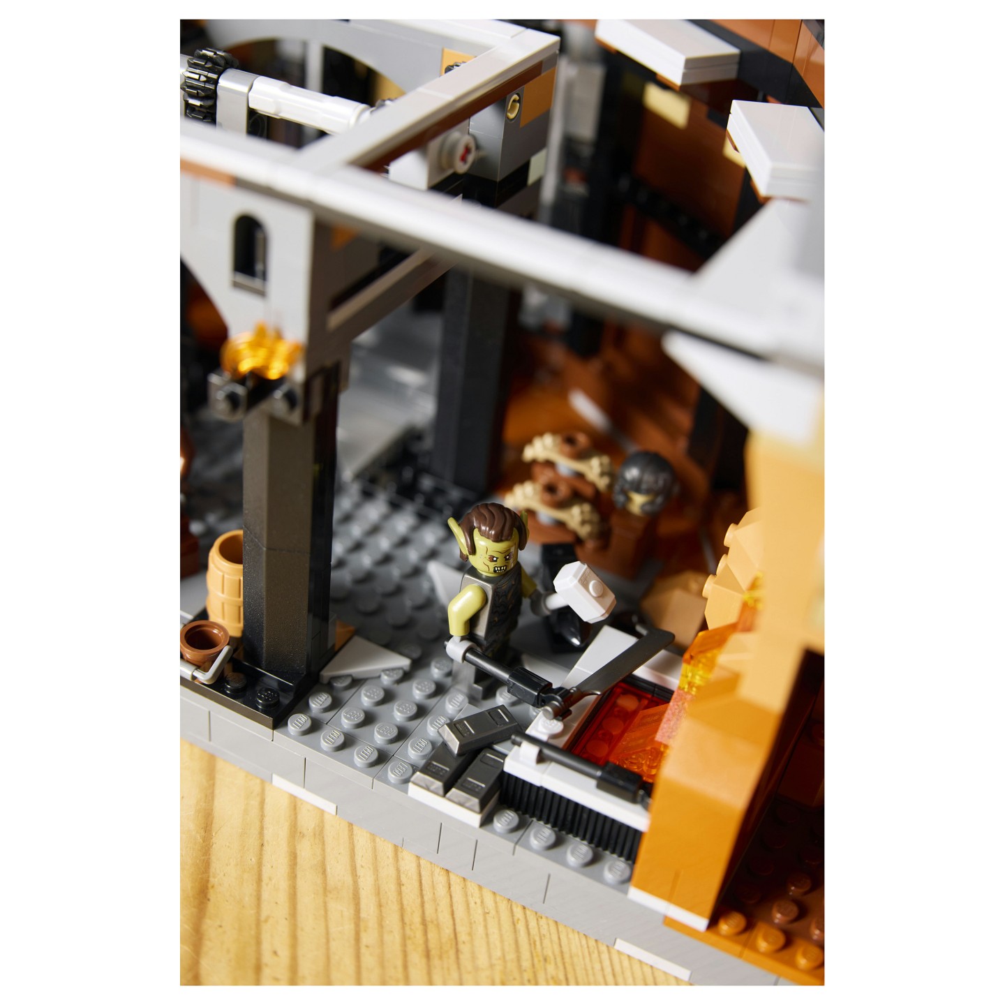 LEGO Icons - Der Herr der Ringe - Barad-dûr — Buy in Cyprus with Fast Delivery