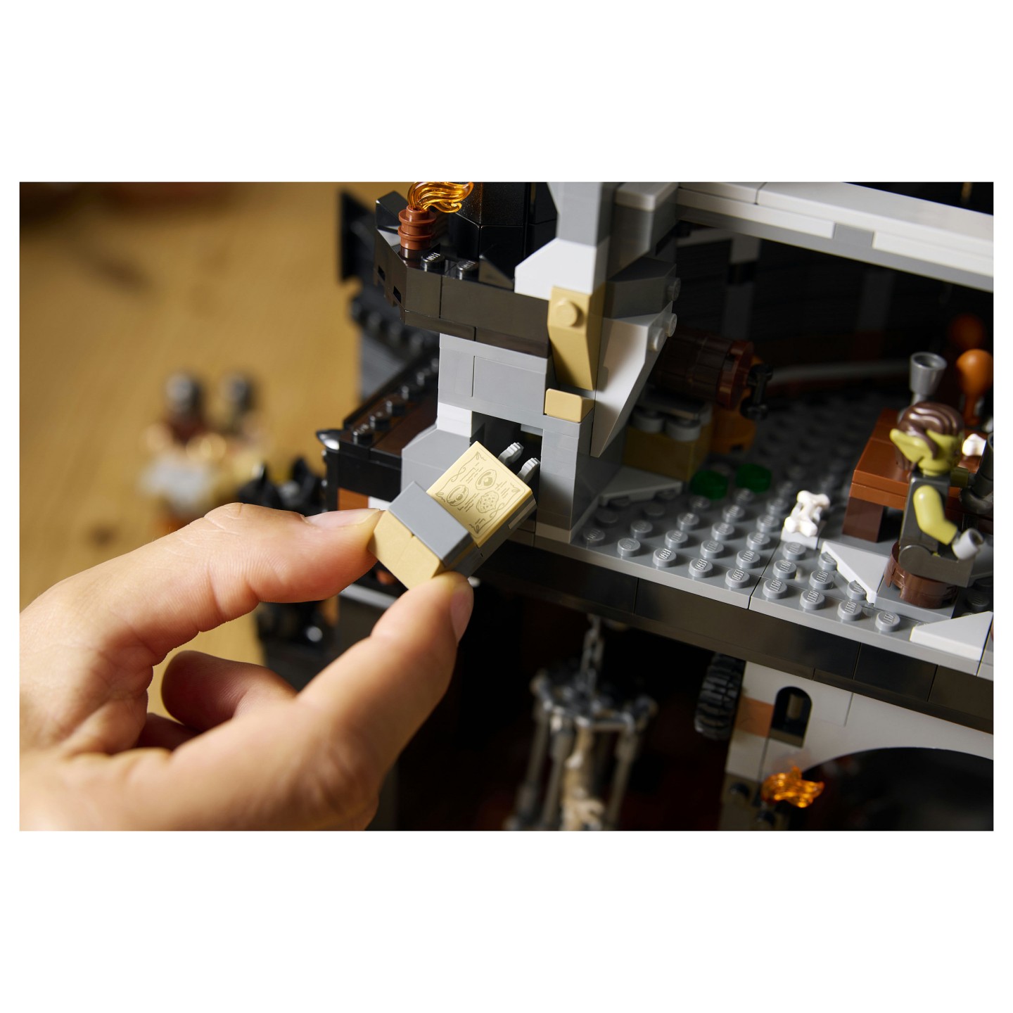 LEGO Icons - Der Herr der Ringe - Barad-dûr — Buy in Cyprus with Fast Delivery
