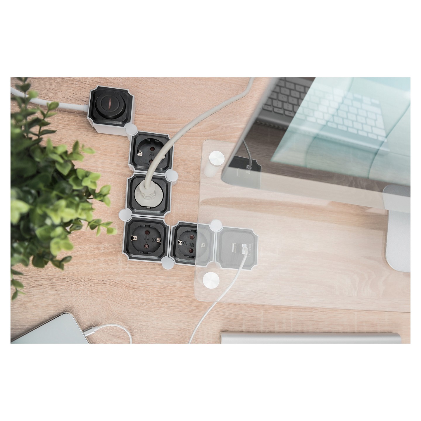 DIGITUS Steckdosenleiste 4x + 2USB. Schalter. Flexibel 1.6m — Buy in Cyprus with Fast Delivery