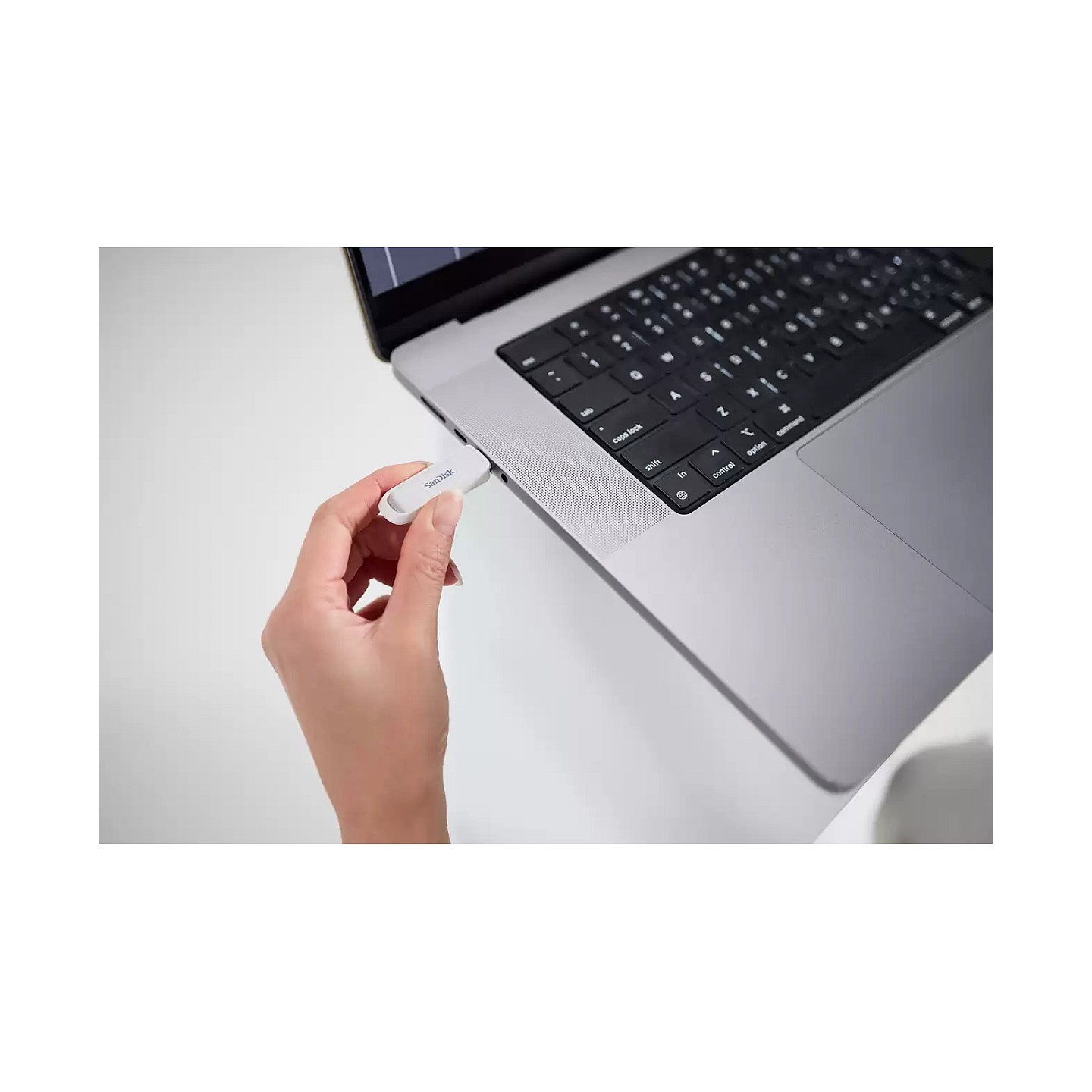 STICK SANDISK PHONE DRIVE WITH USB-C ARCTIC WHITE 128GB — Buy in Cyprus with Fast Delivery