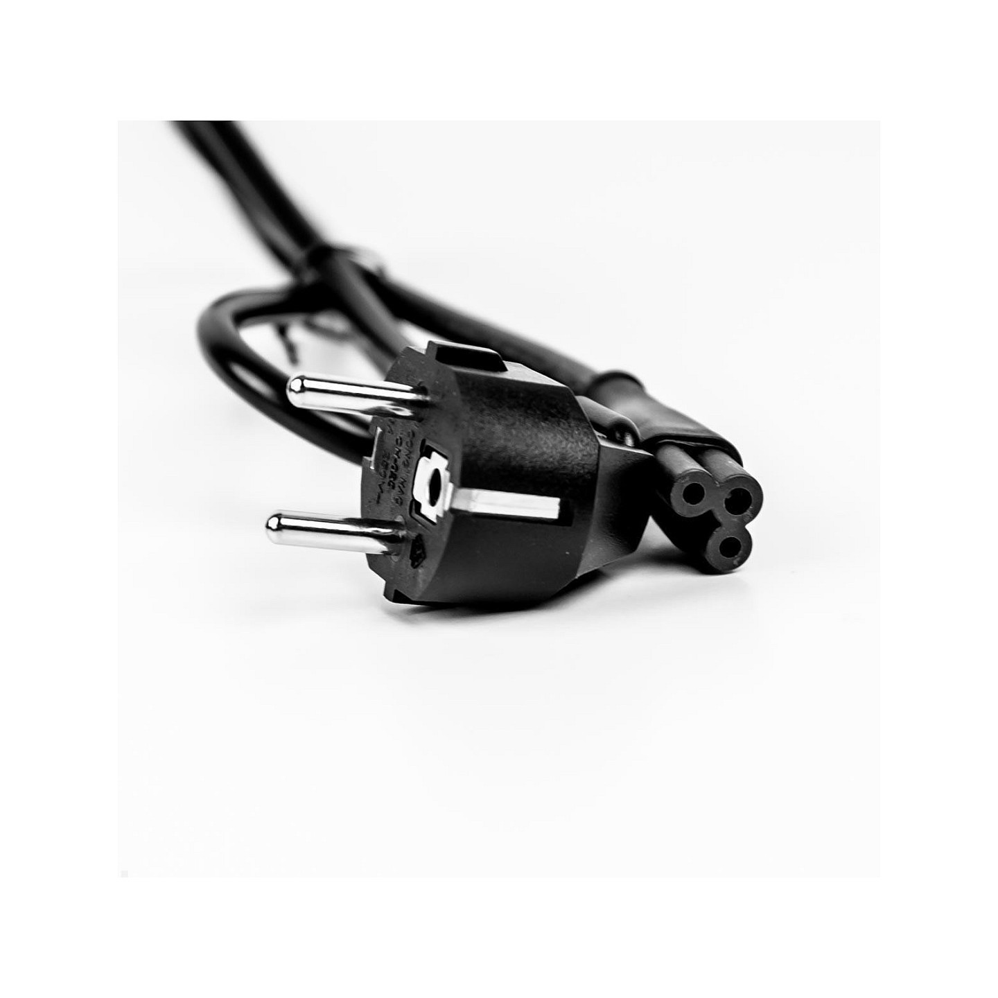 BACHMANN Kabel IEC C5 Steckdose auf CEE7 Stecker L 1m — Buy in Cyprus with Fast Delivery