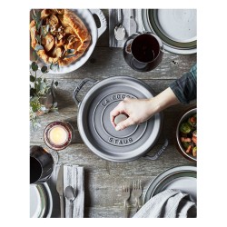 Staub La Cocotte 24cm rund Graphit-grau.Gusseisen — Buy in Cyprus with Fast Delivery