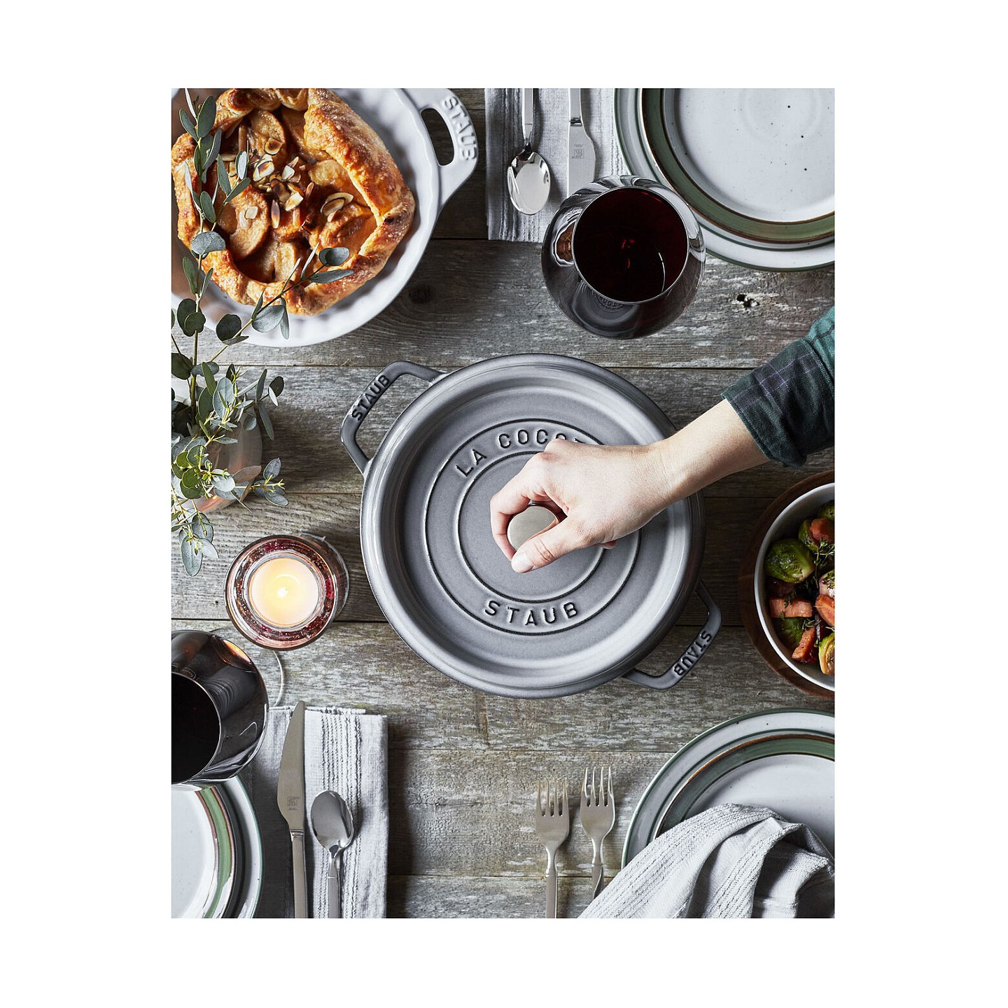 Staub La Cocotte 24cm rund Graphit-grau.Gusseisen — Buy in Cyprus with Fast Delivery