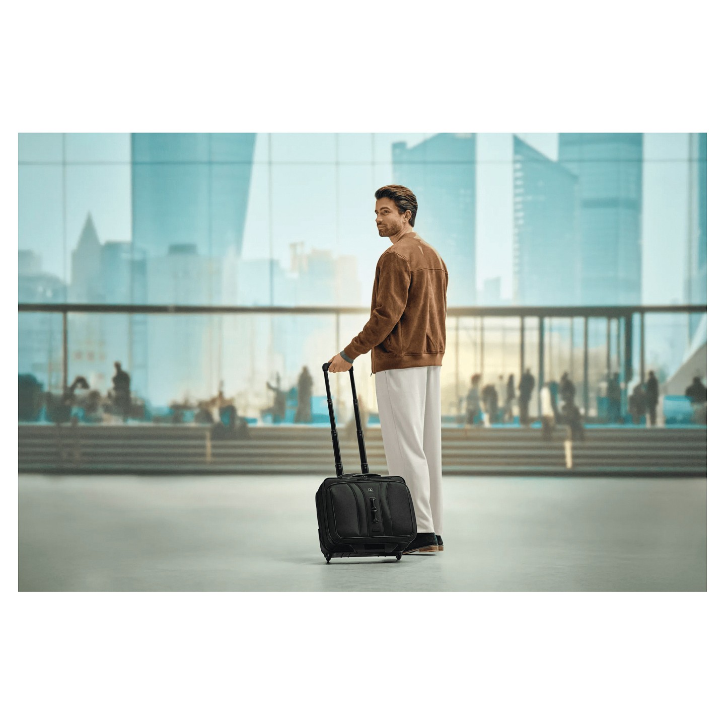 WENGER Legacy Black Series 39.62cm 15.6Zoll Wheeled Laptop Case w Tablet Pocket Black — Buy in Cyprus with Fast Delivery