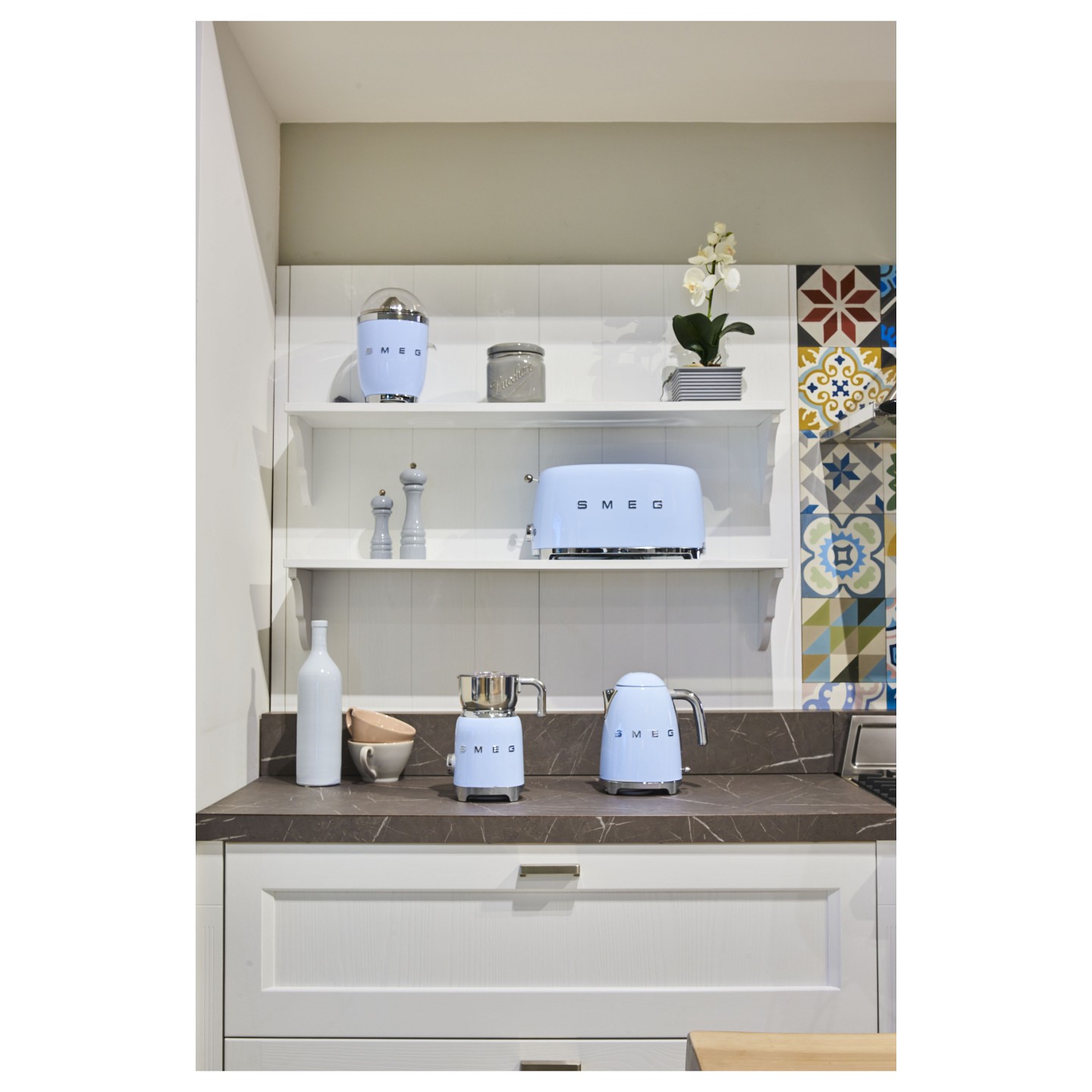 SMEG KLF03PBEU Elektrischer Wasserkocher. Pastellblau — Buy in Cyprus with Fast Delivery