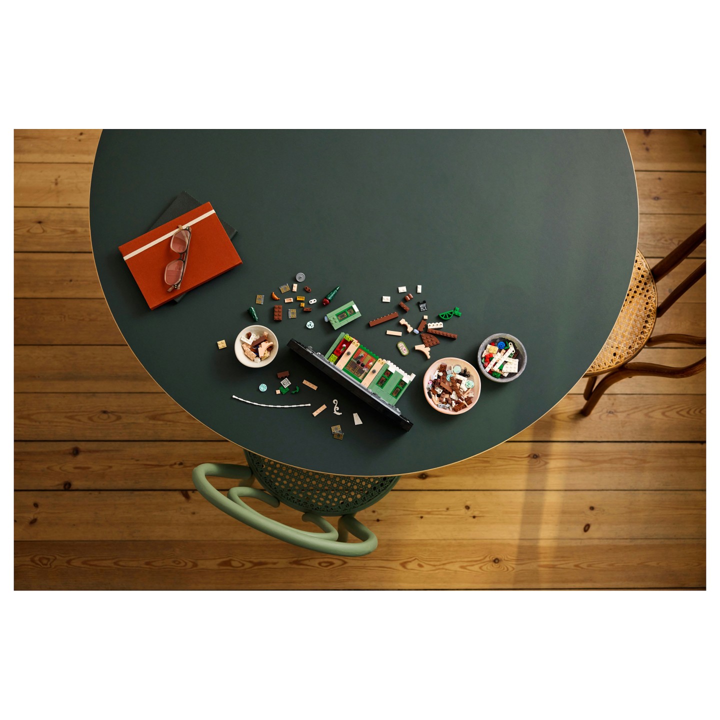 LEGO Icons Französisches Café 10362 — Buy in Cyprus with Fast Delivery