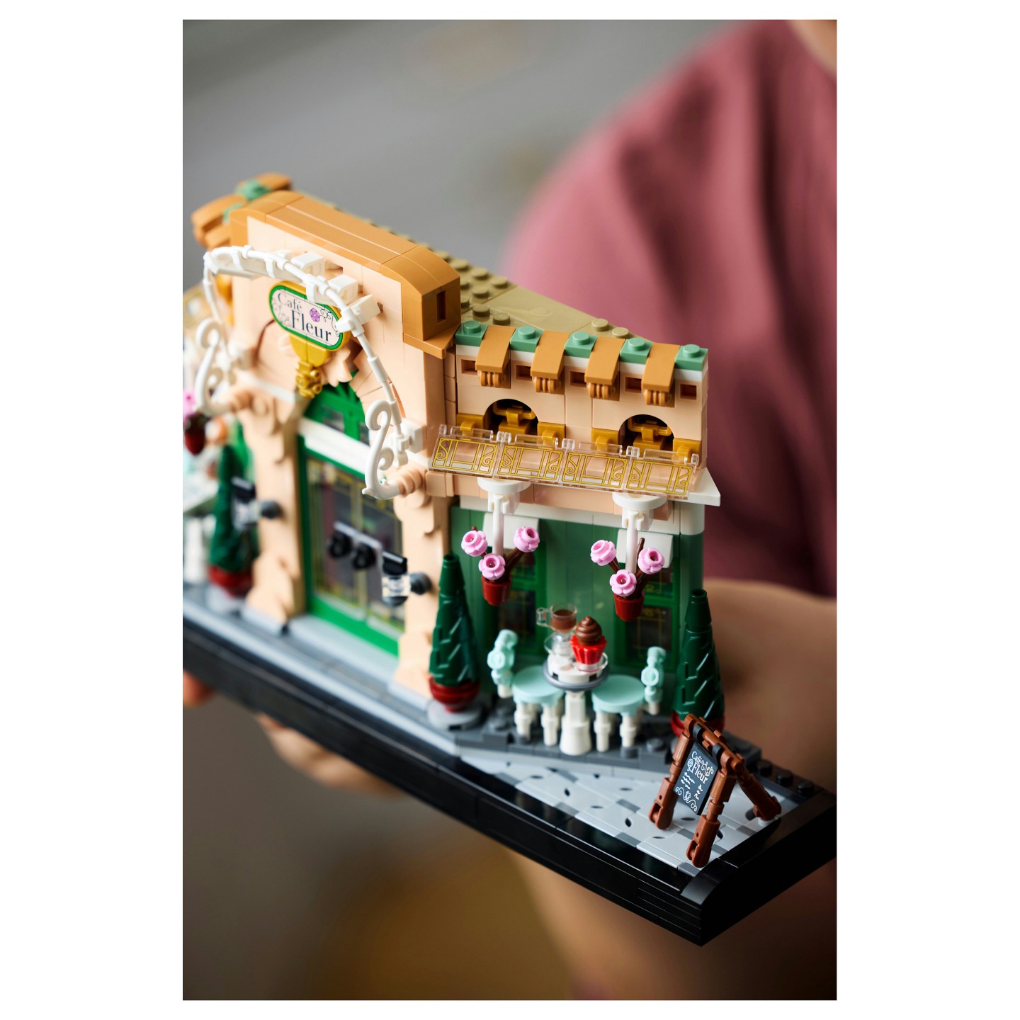 LEGO Icons Französisches Café 10362 — Buy in Cyprus with Fast Delivery