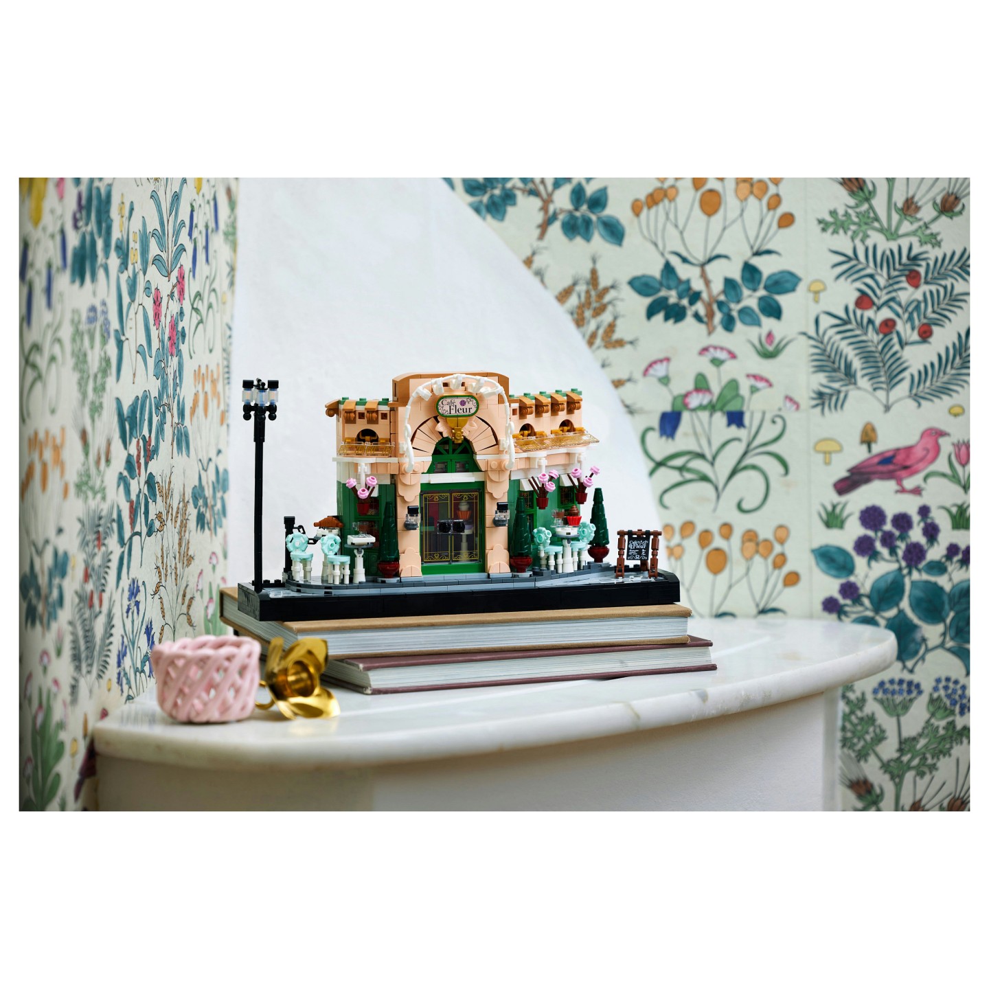 LEGO Icons Französisches Café 10362 — Buy in Cyprus with Fast Delivery