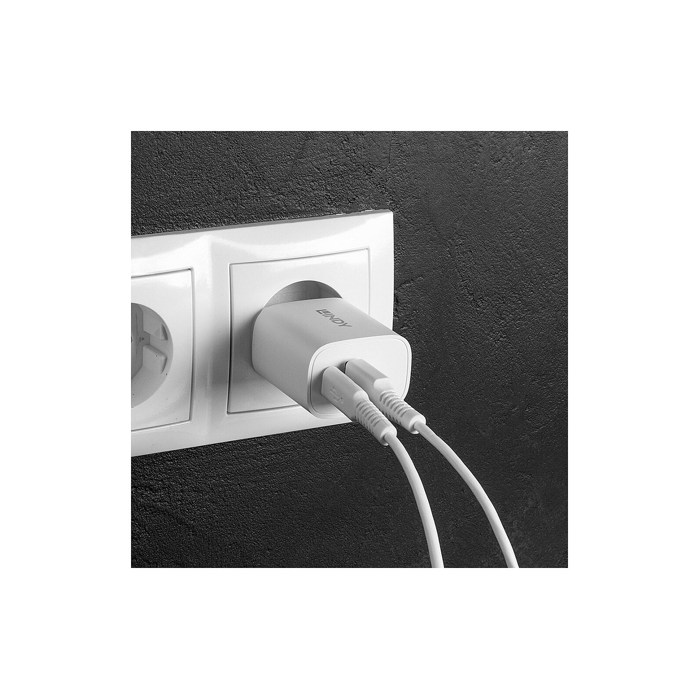 LINDY USB Typ A & C Charger 20W. weiß — Buy in Cyprus with Fast Delivery