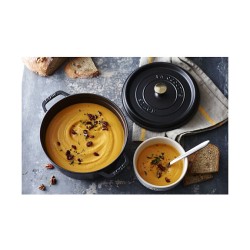 Staub La Cocotte 24cm rund. schwarz. Gusseisen — Buy in Cyprus with Fast Delivery
