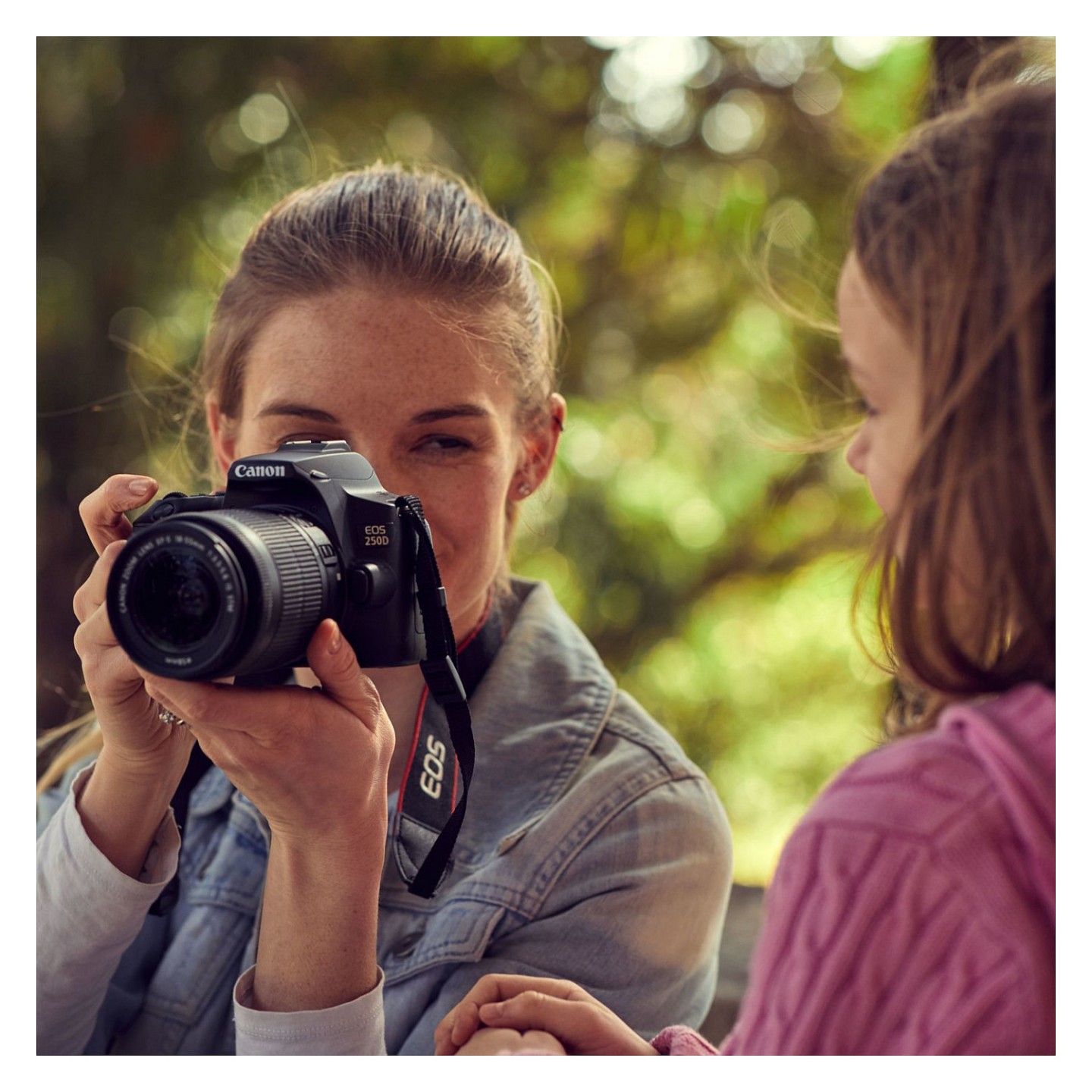 Canon Digitalkamera EOS 250D - SLR - 24.1 MPix + 18-55mm DC III — Buy in Cyprus with Fast Delivery