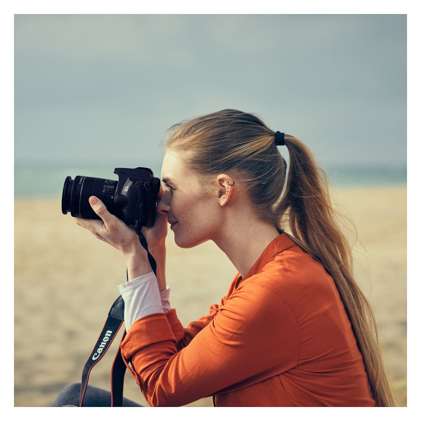 Canon Digitalkamera EOS 250D - SLR - 24.1 MPix + 18-55mm DC III — Buy in Cyprus with Fast Delivery