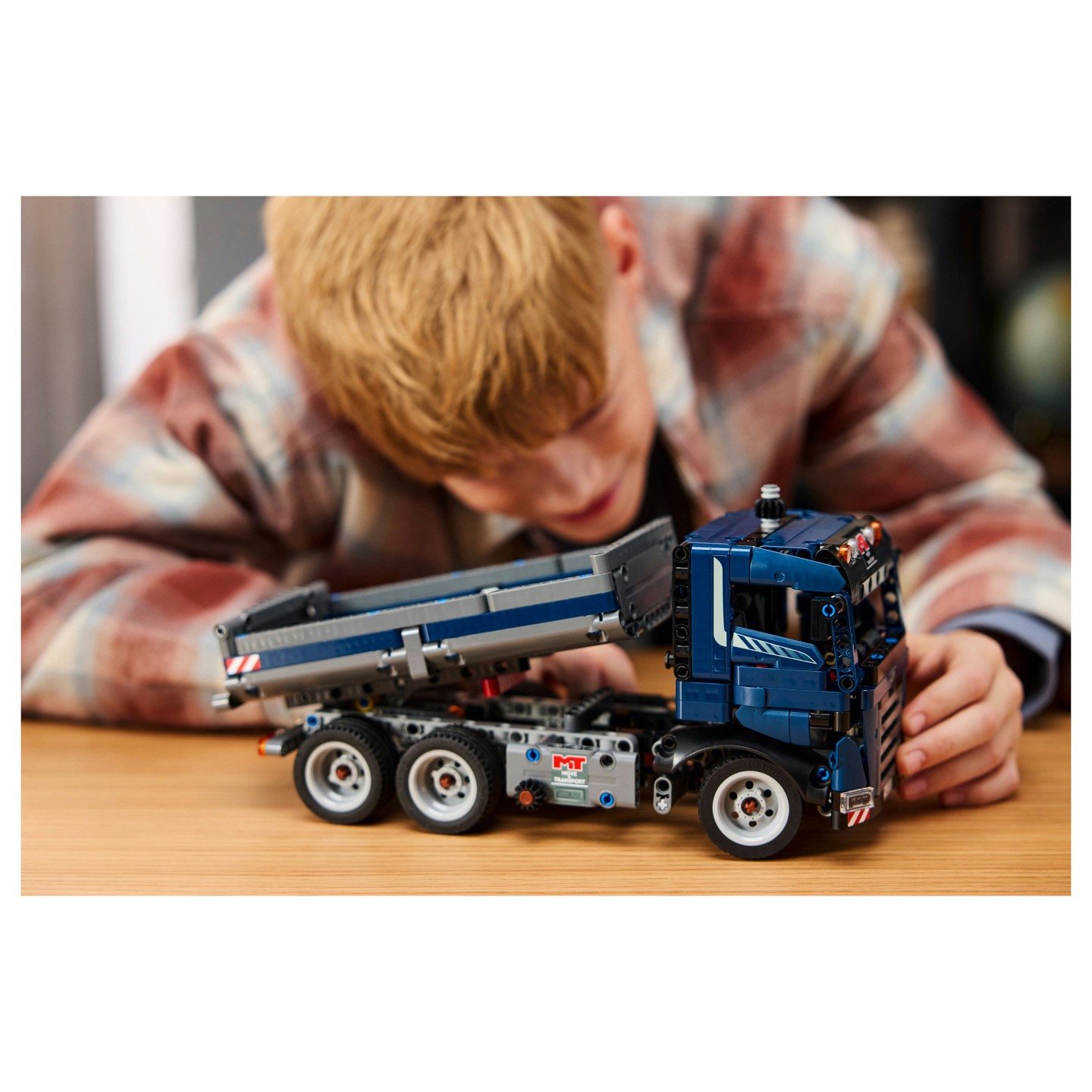 LEGO Technic Kipplaster 42203 — Buy in Cyprus with Fast Delivery