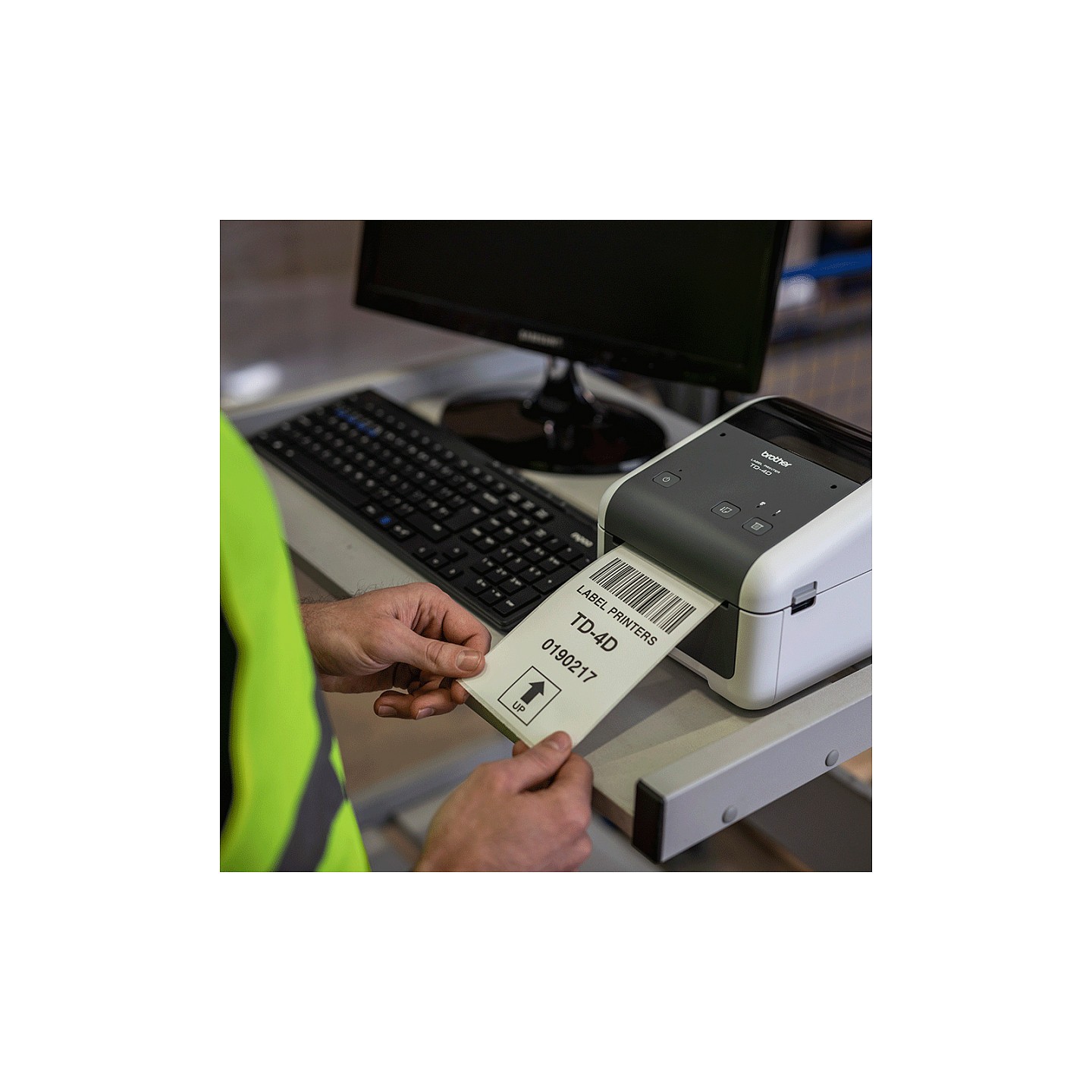 Brother TD-4520DN Thermodirekt-Etikettendrucker bis zu 300 dpi. bis zu 15.2cm Sek. LAN. USB. Seriell