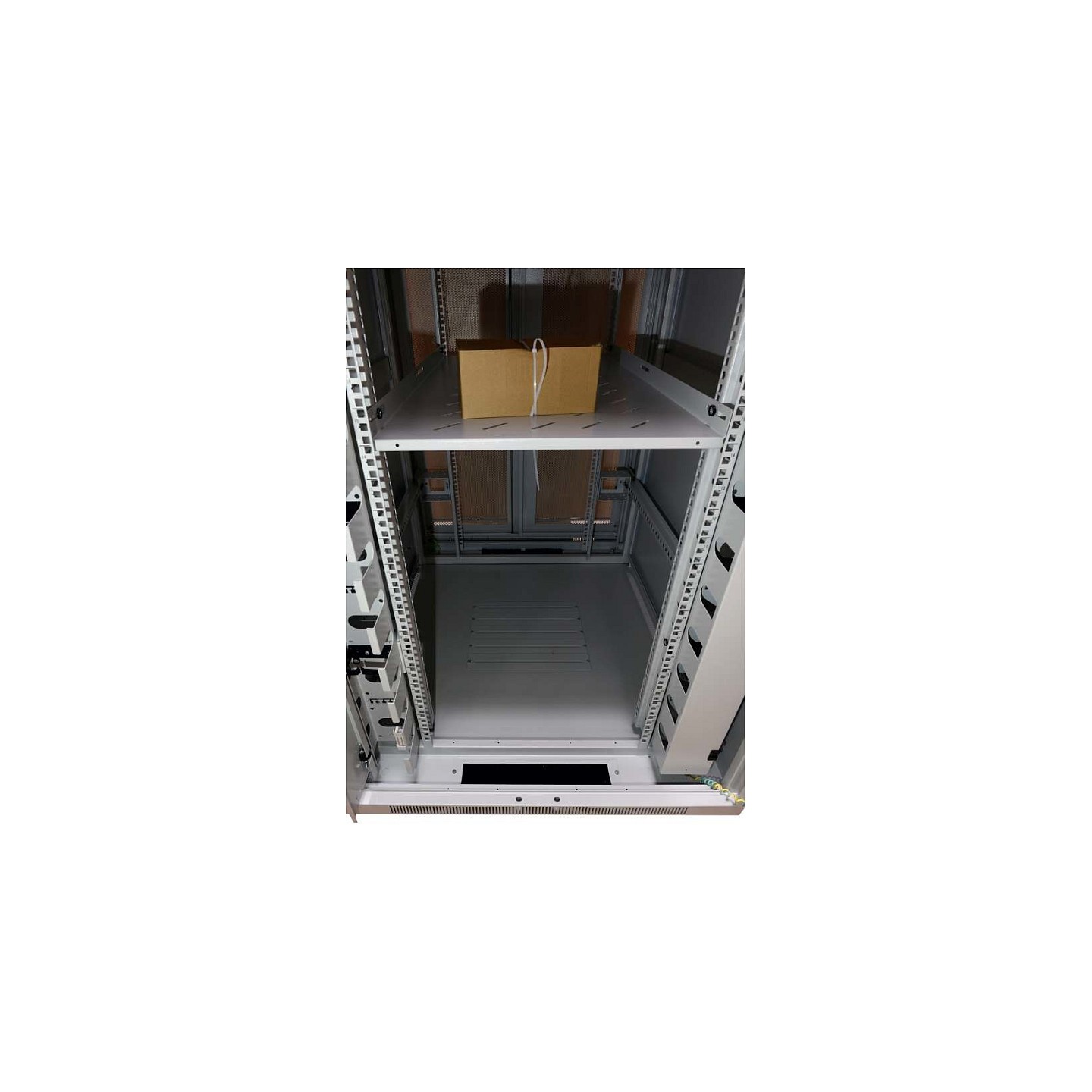 ALLNET Netzwerkschrank 19' 42HE B800 T1200mm perforierte Blechtüren Lichtgrau SNB-Serie — Buy in Cyprus with Fast Delivery