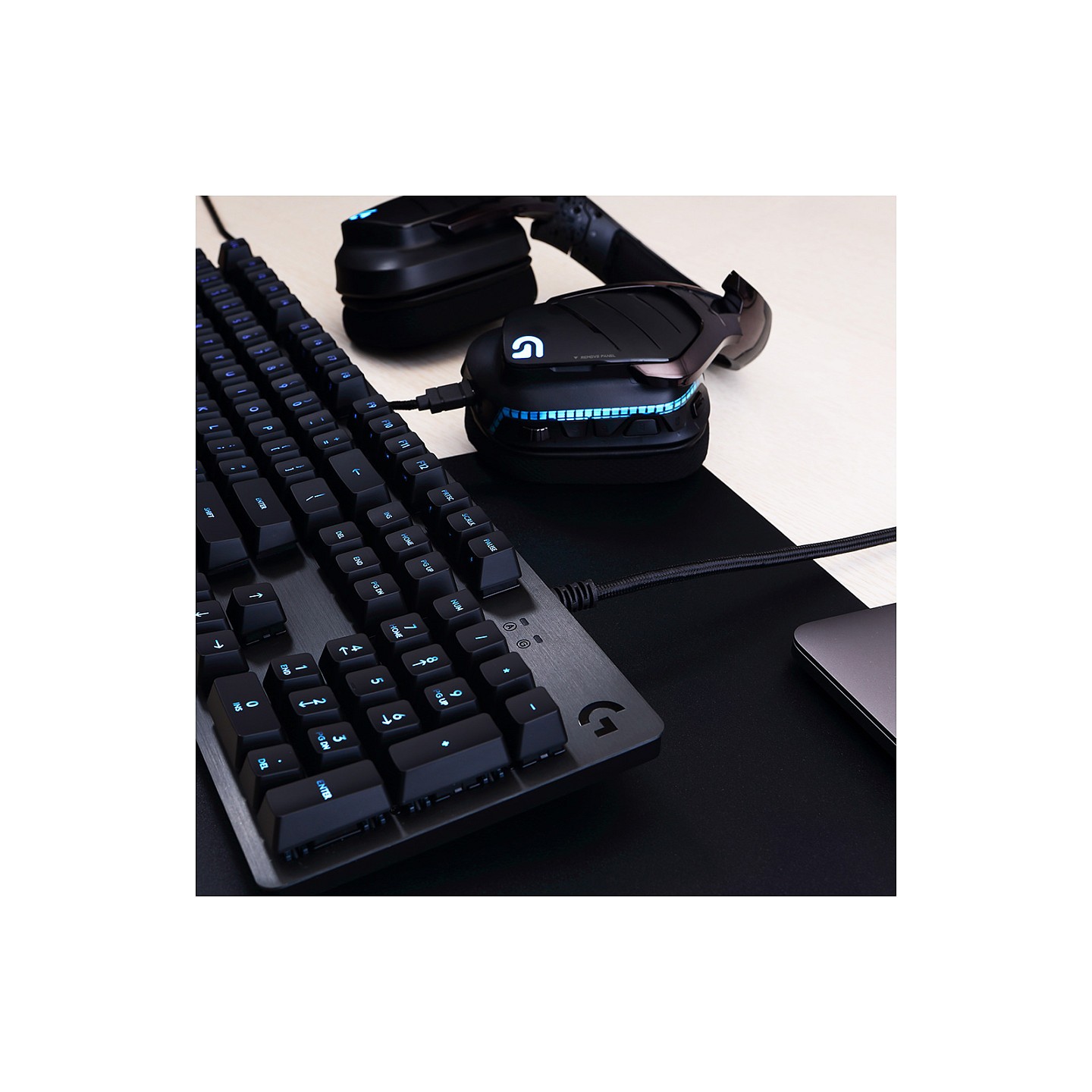 G512 CARBON GX RED CARBON — Buy in Cyprus with Fast Delivery