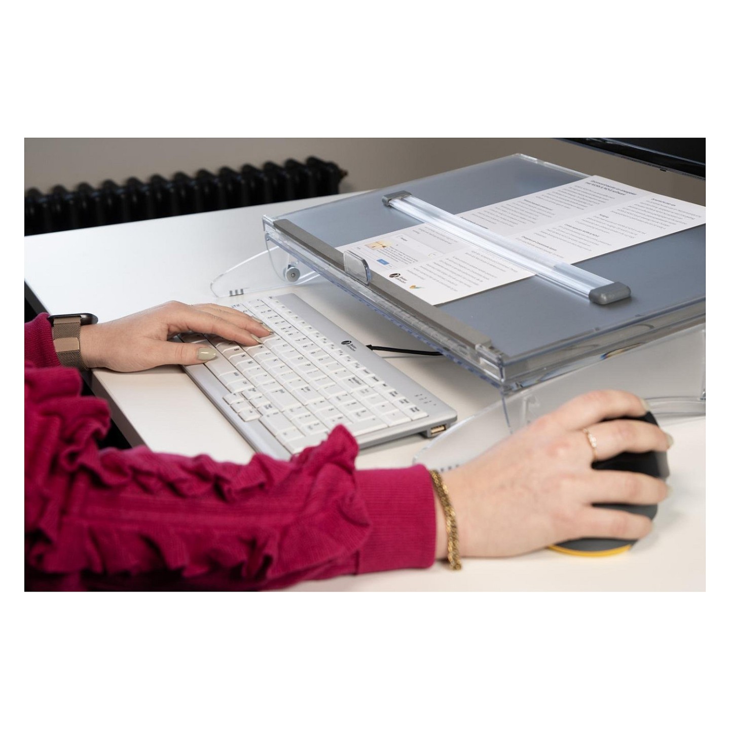 BNEFDESK640CR BAKKER — Buy in Cyprus with Fast Delivery