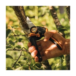 Fiskars Bypass-Gartenschere X-series L P961 — Buy in Cyprus with Fast Delivery