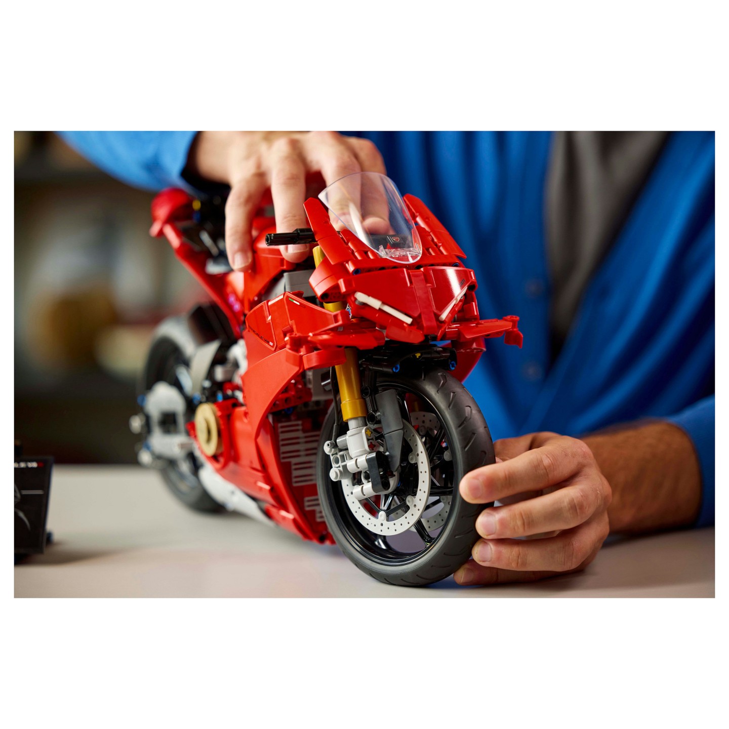 LEGO 42202 Technic Ducati Panigale V4 S Motorrad — Buy in Cyprus with Fast Delivery