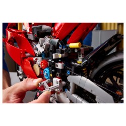 LEGO 42202 Technic Ducati Panigale V4 S Motorrad — Buy in Cyprus with Fast Delivery