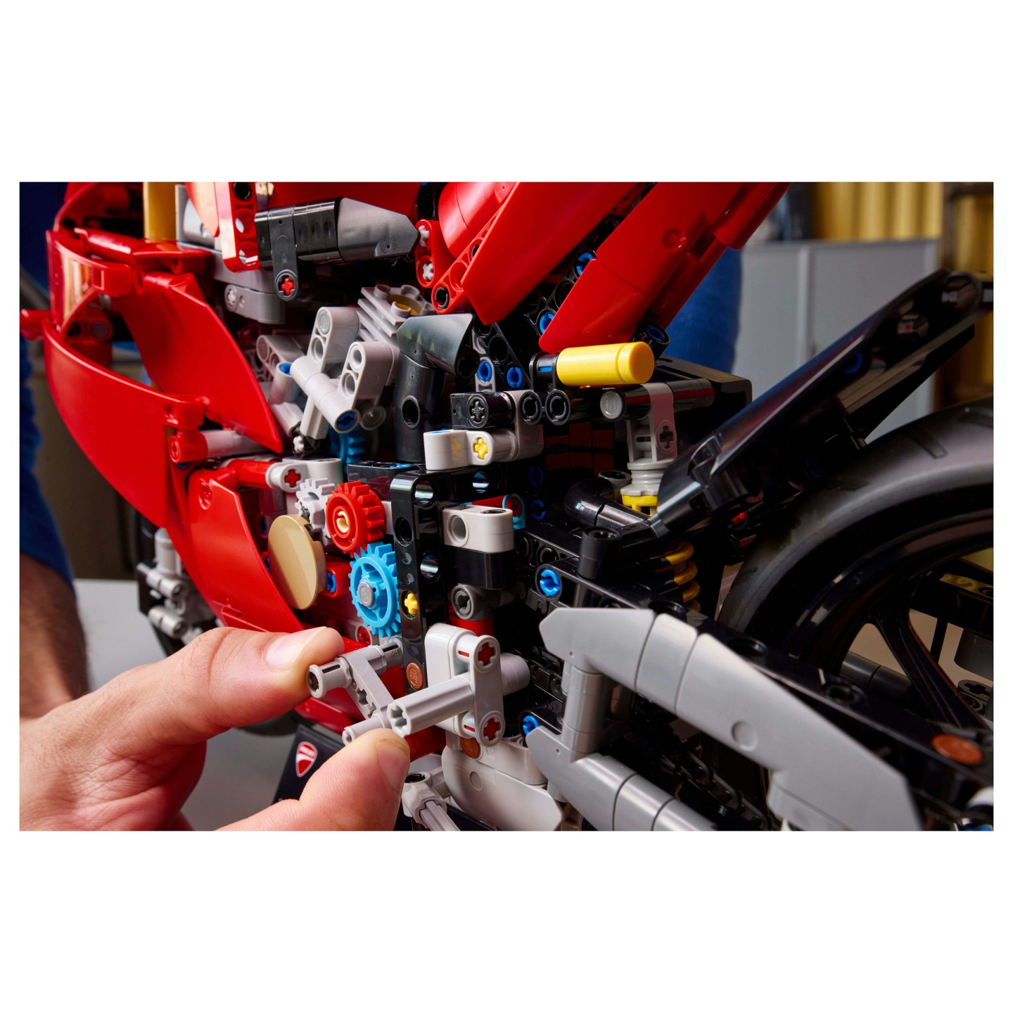 LEGO 42202 Technic Ducati Panigale V4 S Motorrad — Buy in Cyprus with Fast Delivery