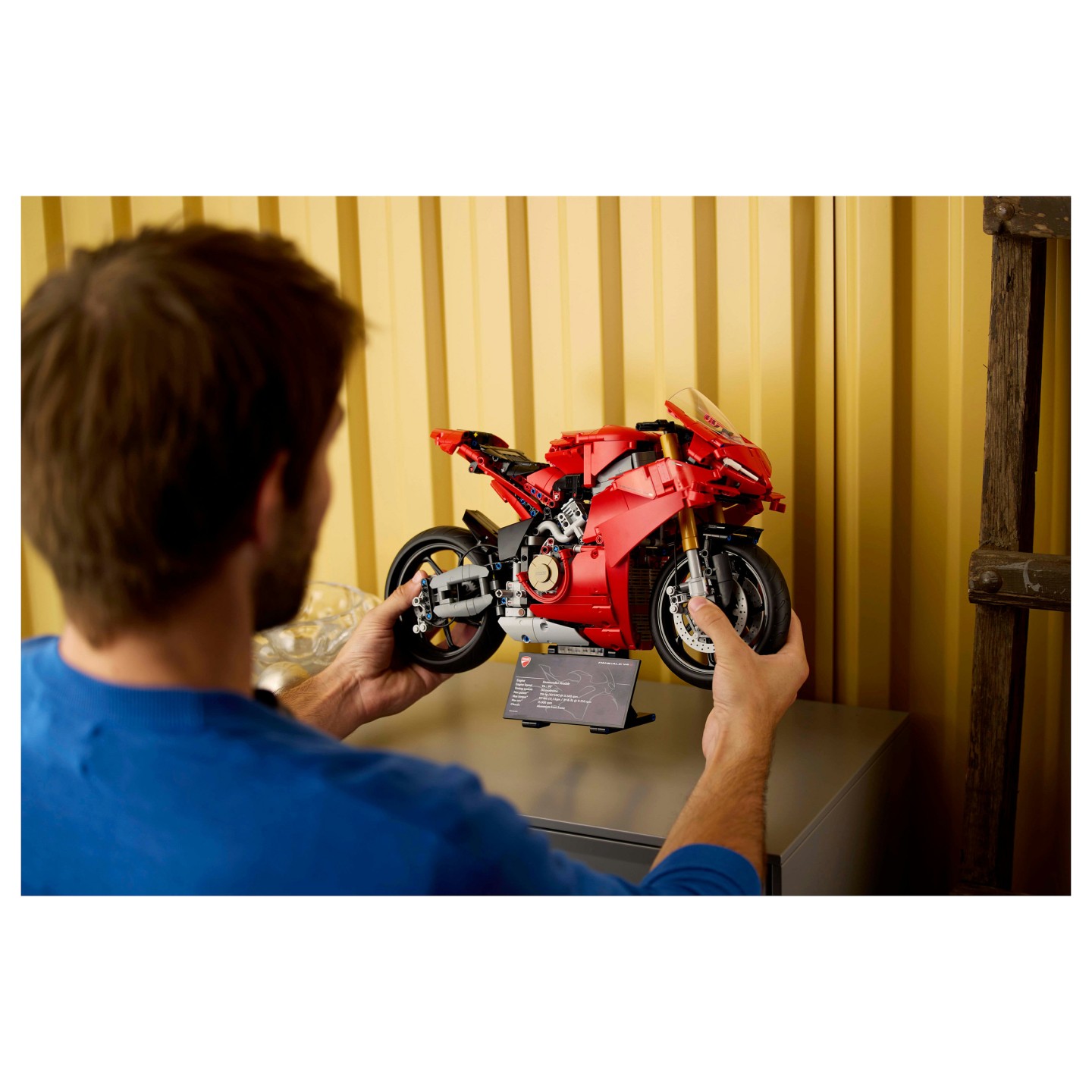 LEGO 42202 Technic Ducati Panigale V4 S Motorrad — Buy in Cyprus with Fast Delivery