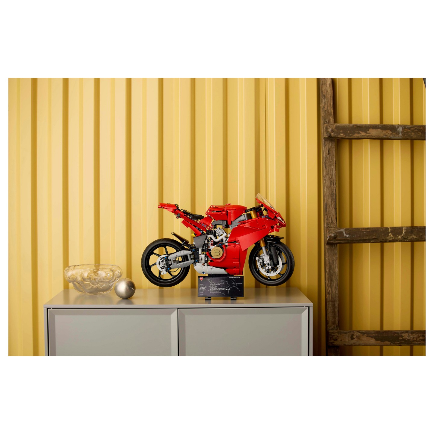 LEGO 42202 Technic Ducati Panigale V4 S Motorrad — Buy in Cyprus with Fast Delivery
