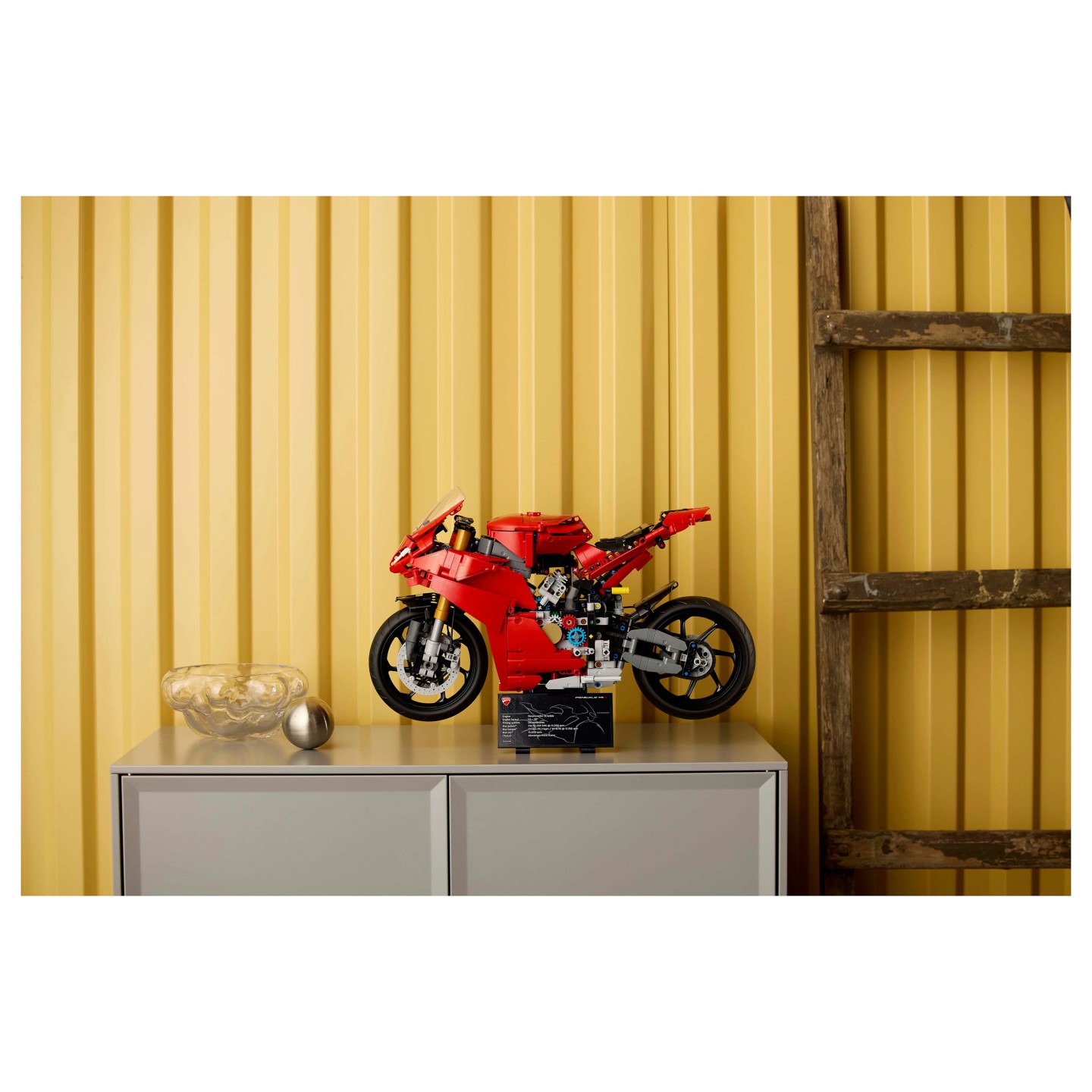 LEGO 42202 Technic Ducati Panigale V4 S Motorrad — Buy in Cyprus with Fast Delivery