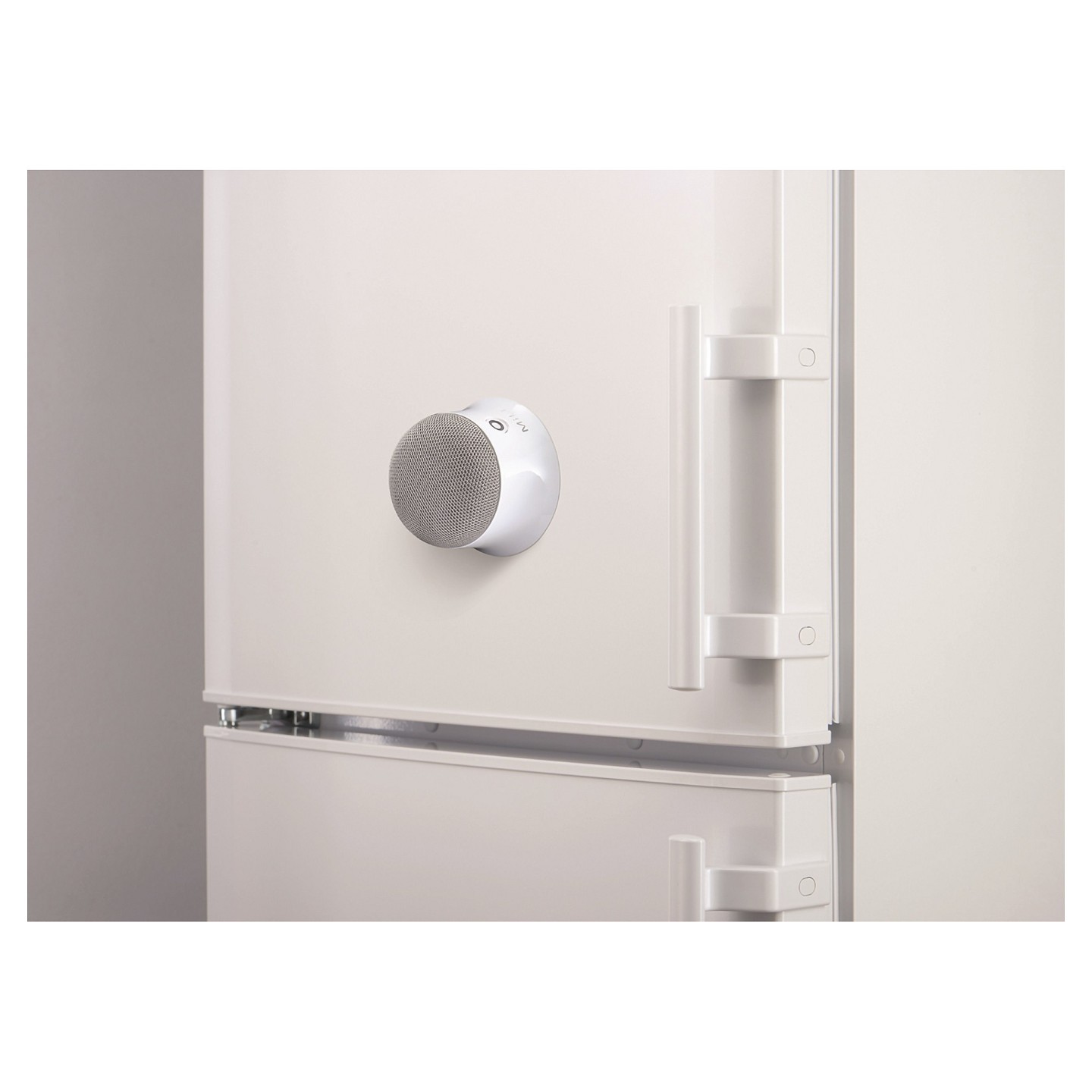 ultron Mag Soundmate magnetic BT Speaker 1 Stück white — Buy in Cyprus with Fast Delivery
