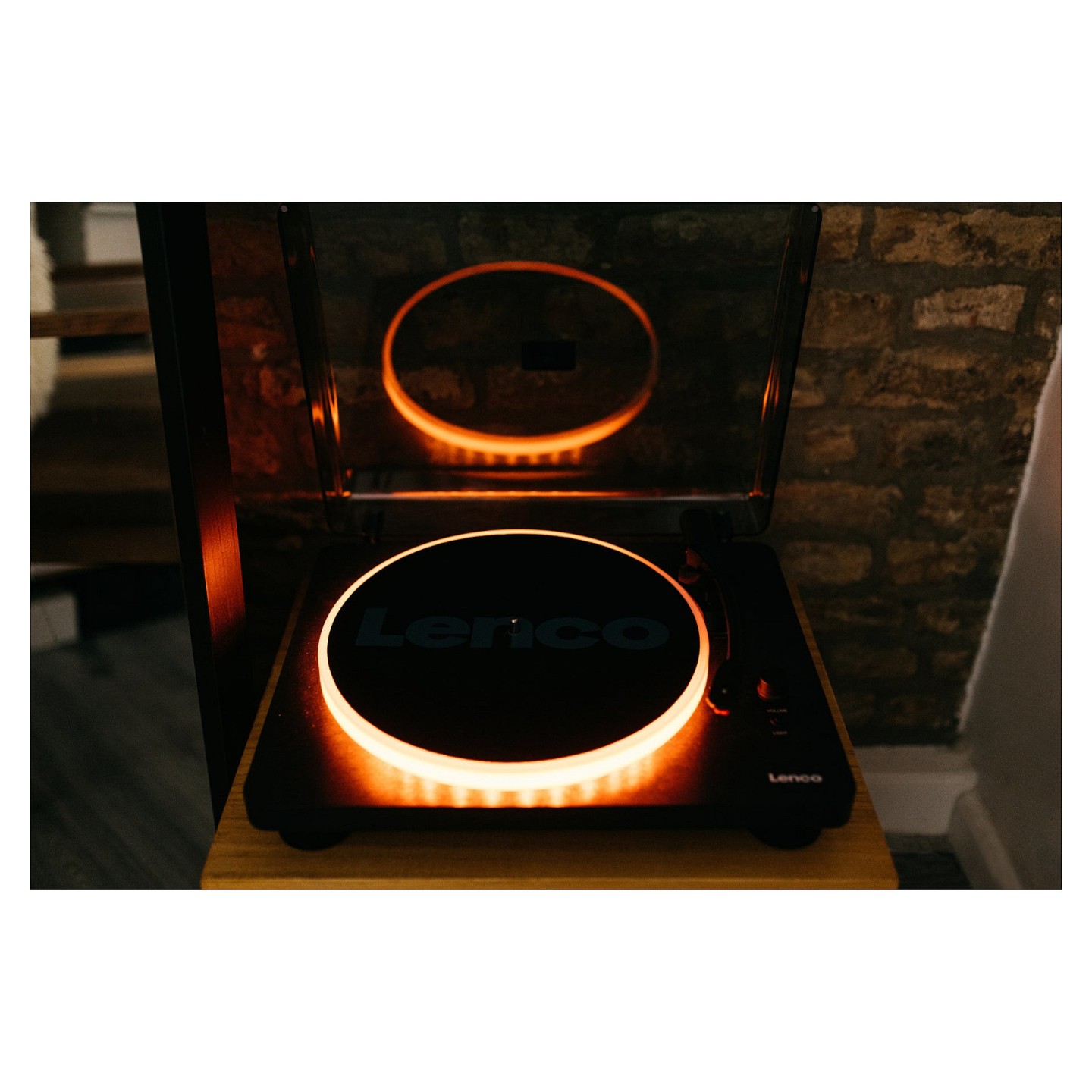 Lenco LS-50LED schwarz — Buy in Cyprus with Fast Delivery