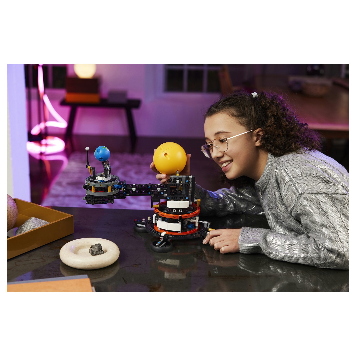 LEGO 42179 Technic Sonne Erde Mond Modell — Buy in Cyprus with Fast Delivery