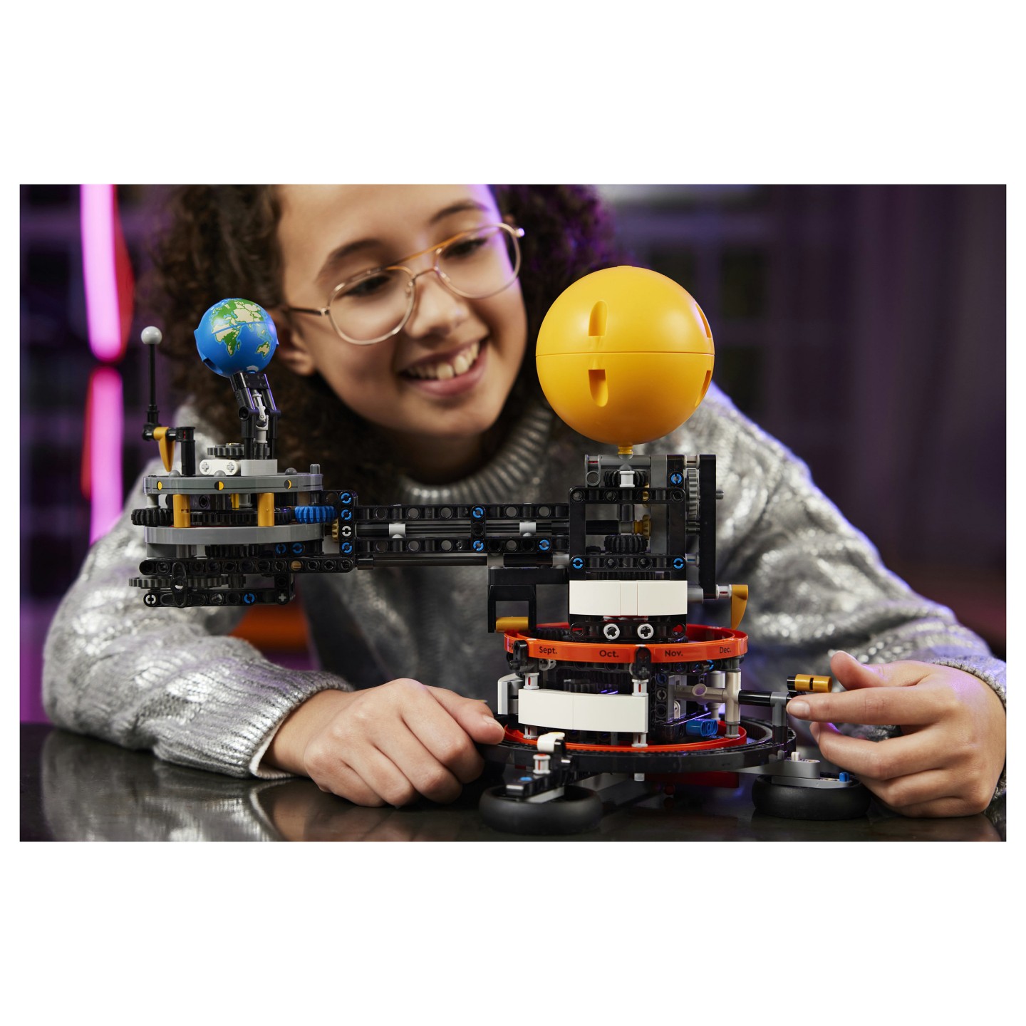 LEGO 42179 Technic Sonne Erde Mond Modell — Buy in Cyprus with Fast Delivery