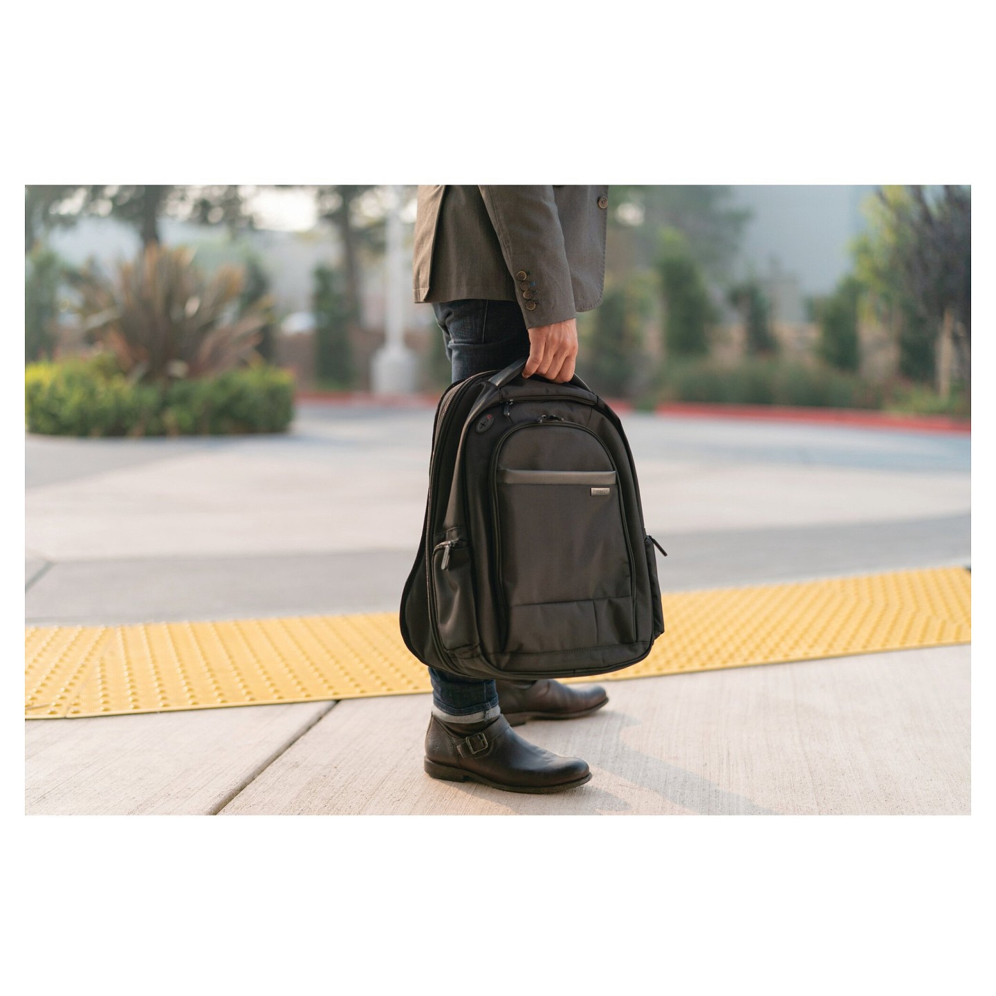 Kensington Notebookrucksack 17' Contour 2.0 Pro — Buy in Cyprus with Fast Delivery