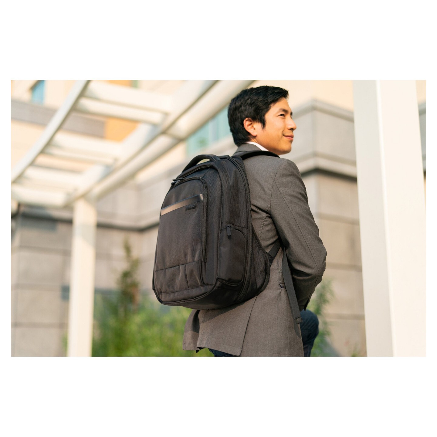 Kensington Notebookrucksack 17' Contour 2.0 Pro — Buy in Cyprus with Fast Delivery