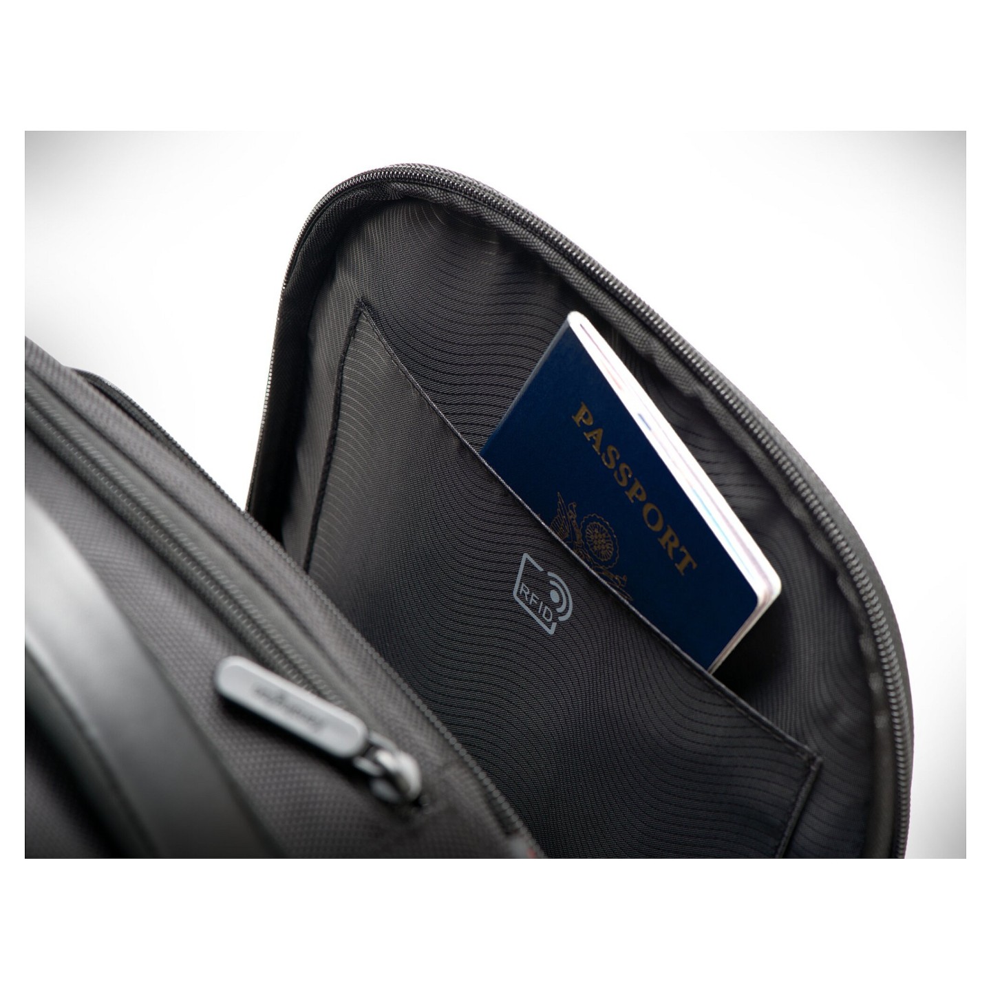 Kensington Notebookrucksack 17' Contour 2.0 Pro — Buy in Cyprus with Fast Delivery