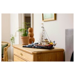 LEGO 21350 Ideas Der weie Hai — Buy in Cyprus with Fast Delivery